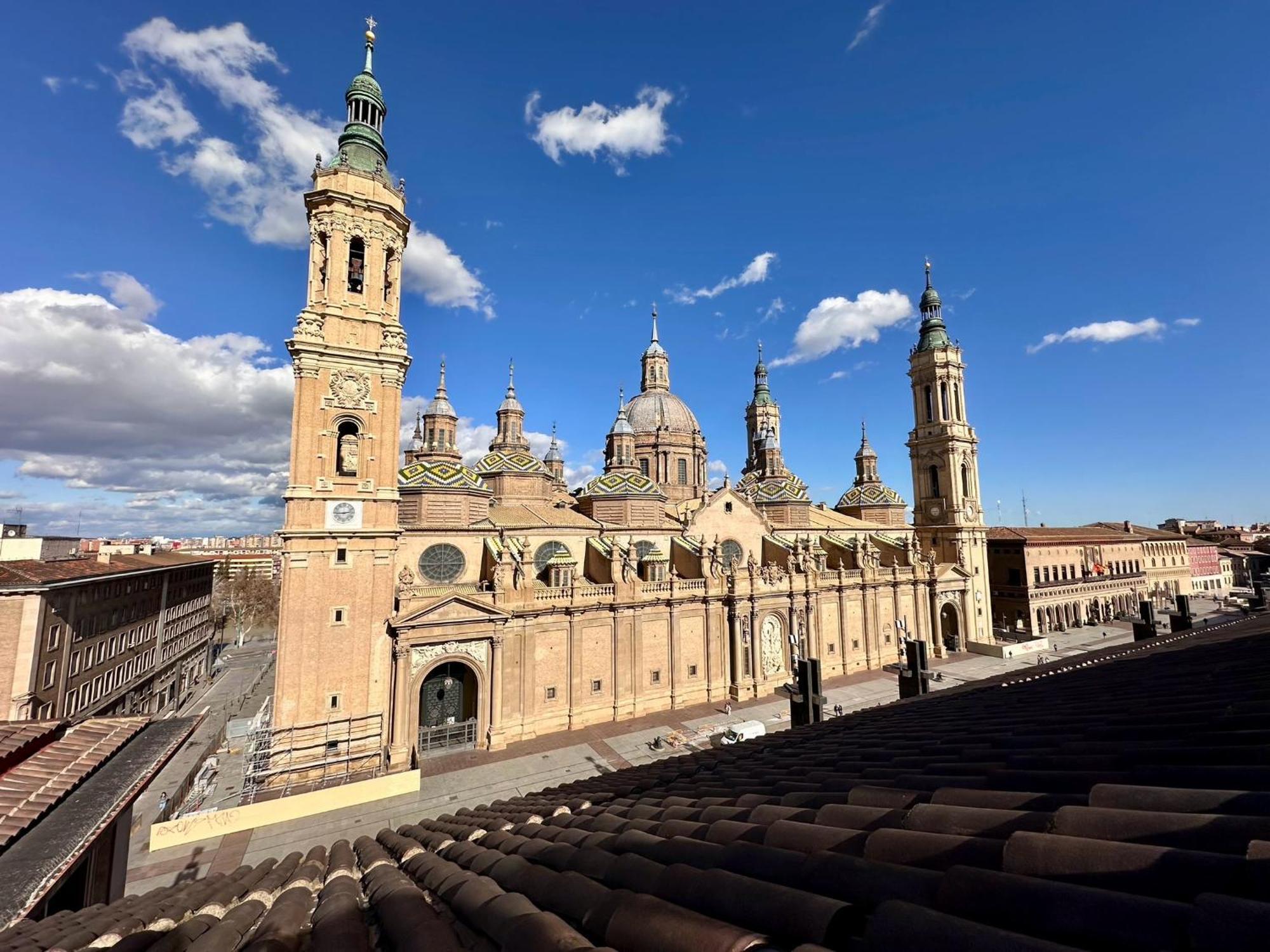 Apartamento La Plaza Del Pilar Zaragoza Exterior foto
