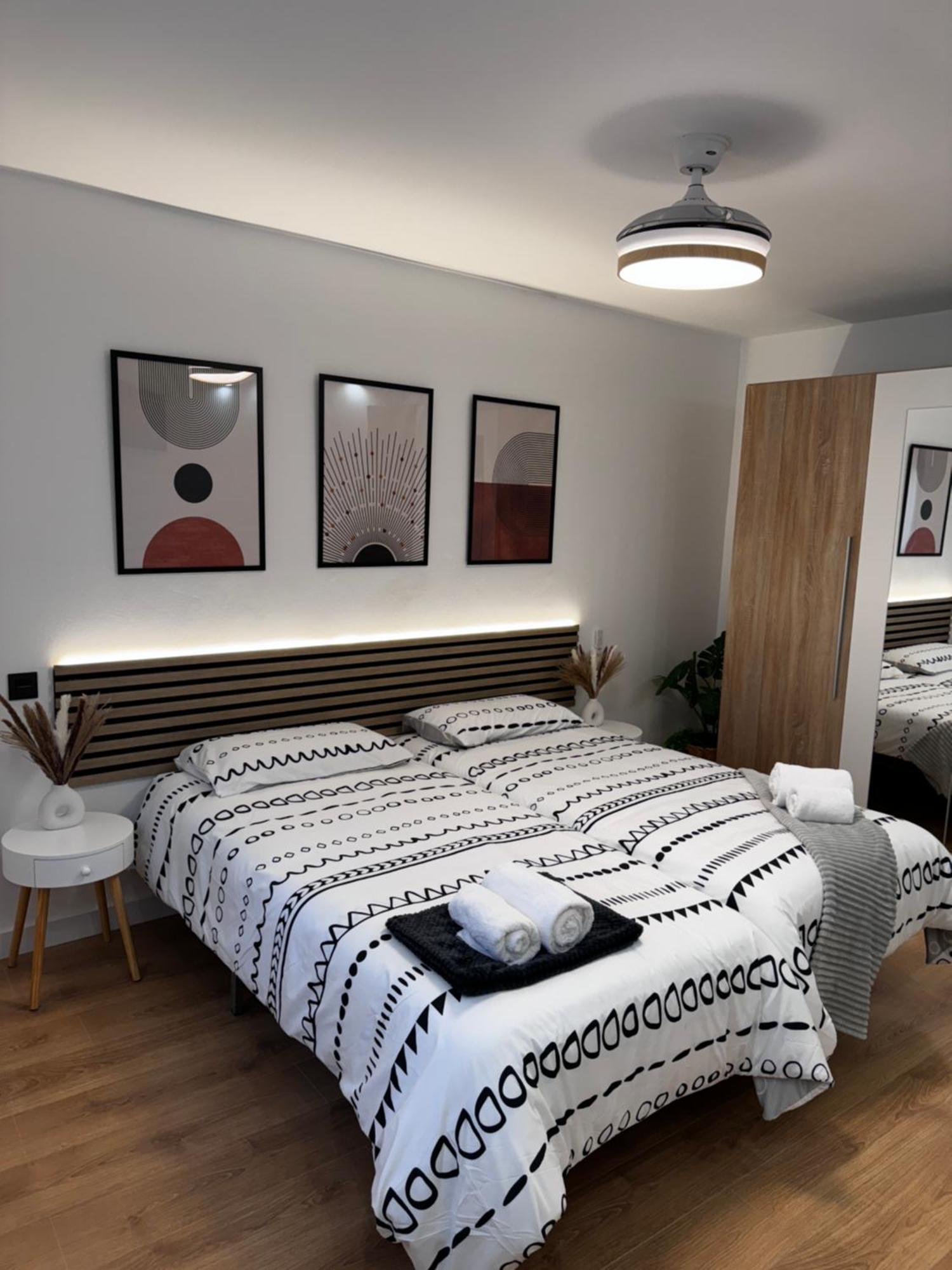 Apartamento La Plaza Del Pilar Zaragoza Exterior foto
